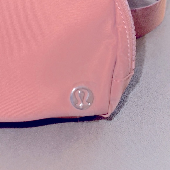 Lululemon Pink Pastel Everywhere Belt Bag 1L - SOLD OUT ON WEBSITE - Picture 5 of 14